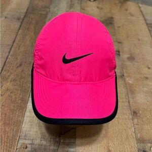 NIKE Featherlight Hat Dri-Fit Pink Adjustable Strapback Running Golf Tennis cap
